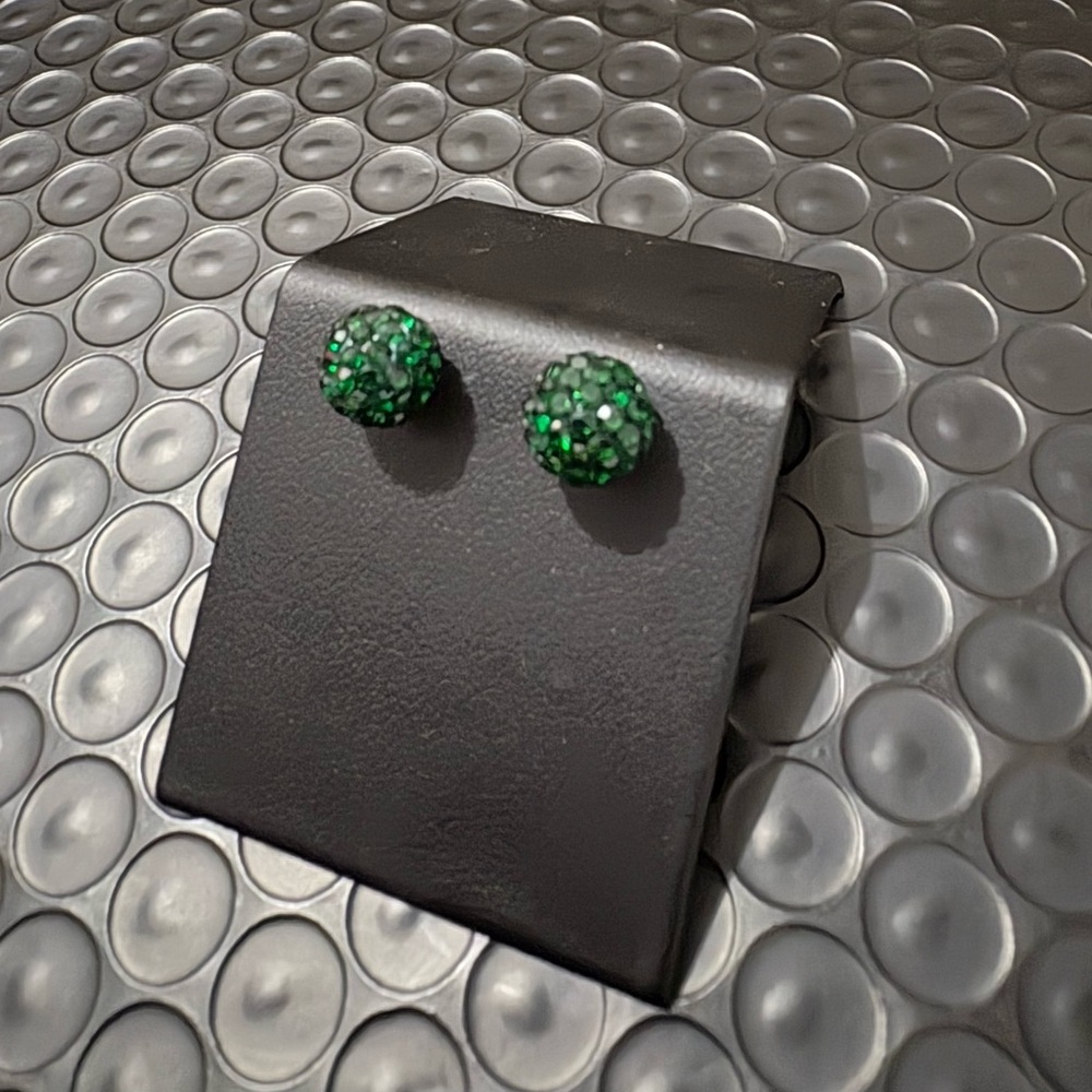 Elegant Green Stud Earrings